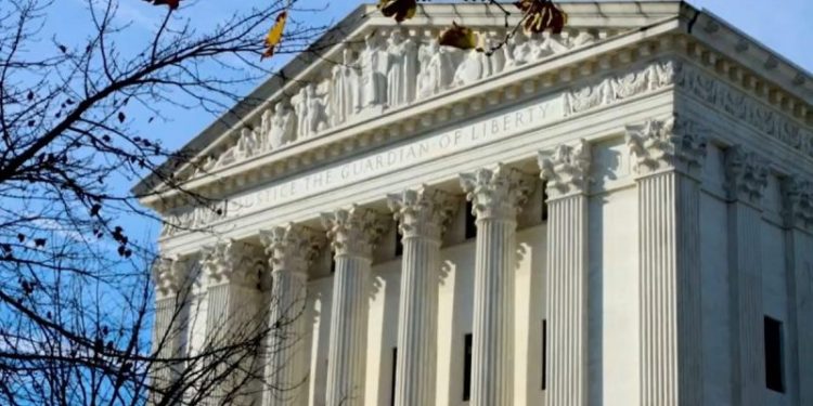 Straight woman’s job discrimination claim likely to prevail with SCOTUS rebuke of lower court: expert