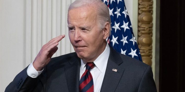 Biden’s ‘autopen signature’ appears on most official docs, raising concerns over who controlled the WH: report