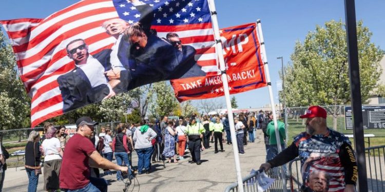 Bernie Sanders compares Trump, Musk and other ‘oligarchs’ to ‘heroin addicts,’ says drug of choice is ‘greed’