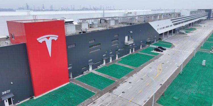 Tesla agrees to first deal to build China’s largest grid-scale battery power plant